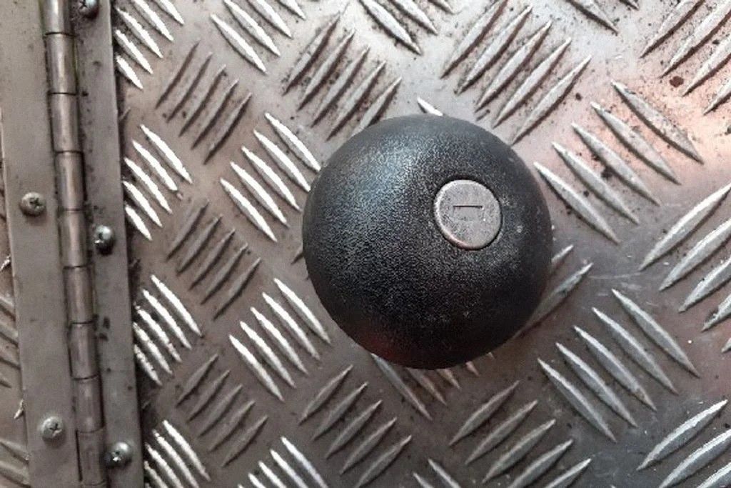 Fuel tank filler cap 7700825873
