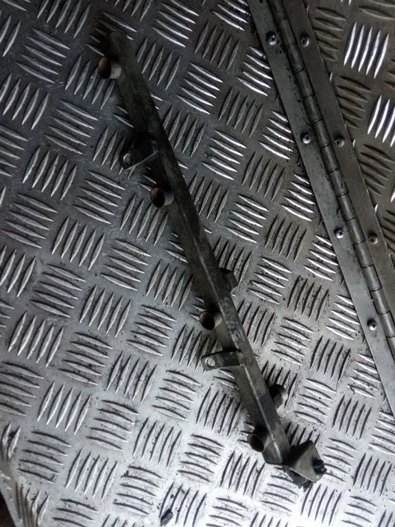 Fuel main line pipe BENR