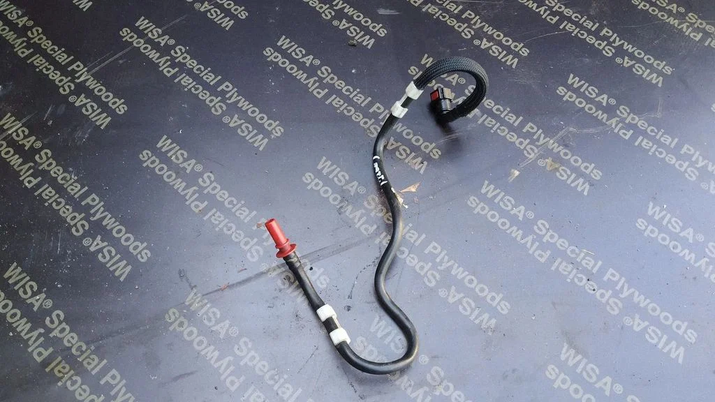 Fuel line pipe