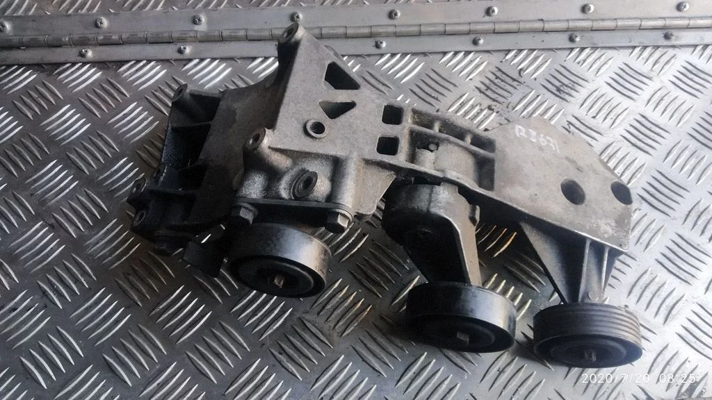 Generator/alternator bracket – Mercedes-Benz B-Class W245 (2005-2011)