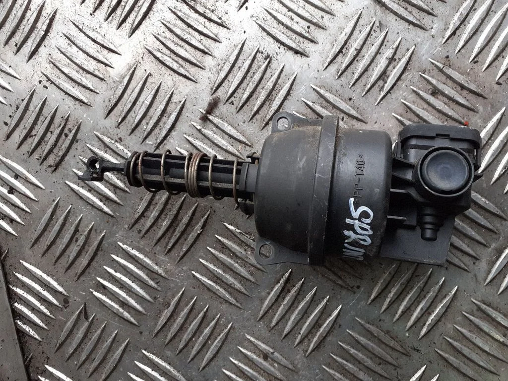 Engine mount vacuum valve – Mercedes-Benz Sprinter W901 W902 W903 W904 (1995-2007)