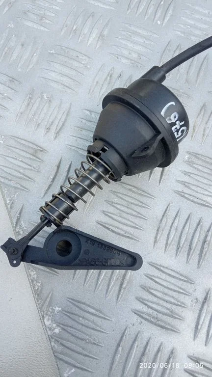 Engine mount vacuum valve – Mercedes-Benz Vito Viano W638 (1996-2003)