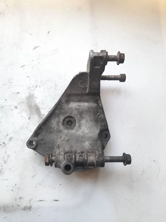 Generator/alternator bracket 504115732