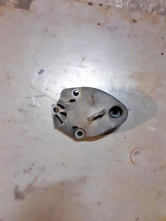 Engine mounting bracket 8200027175A