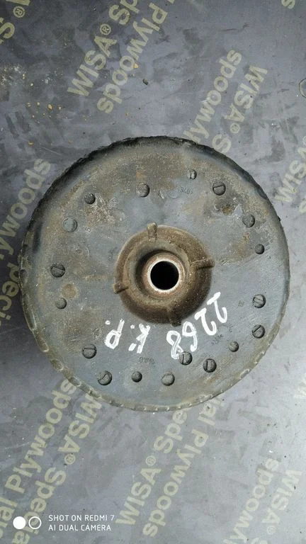 Front upper strut mount 543207065R