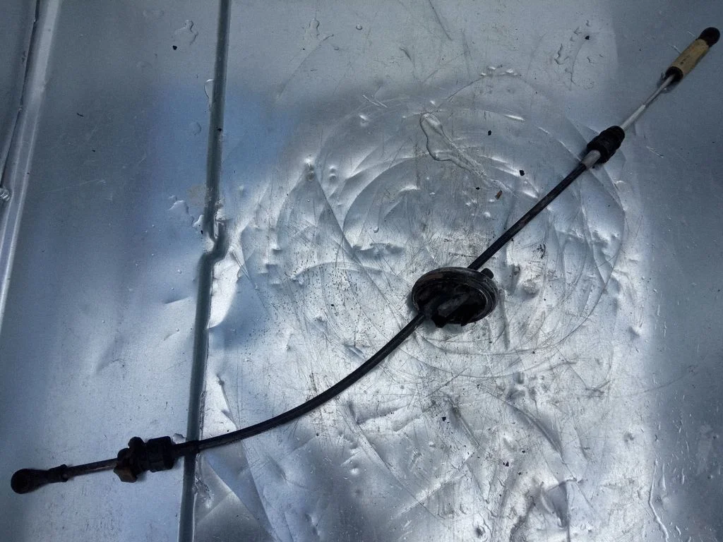Gear shift cable linkage