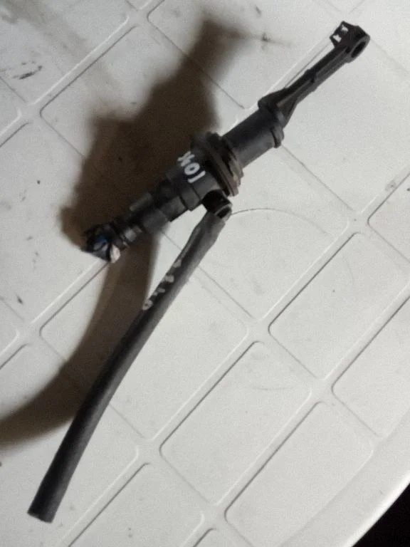 Clutch slave cylinder 8200459155