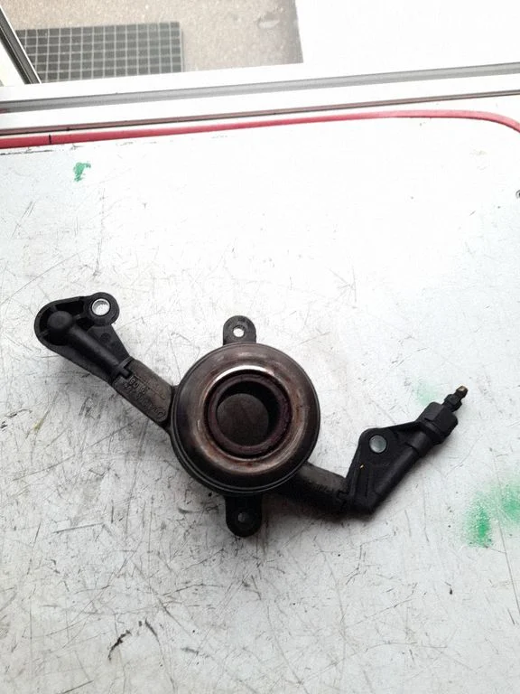 Siduri survelaager koos hoovaga – Mercedes-Benz Sprinter W901 W902 W903 W904 (1995-2007)