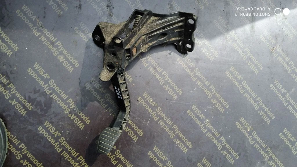 Clutch pedal