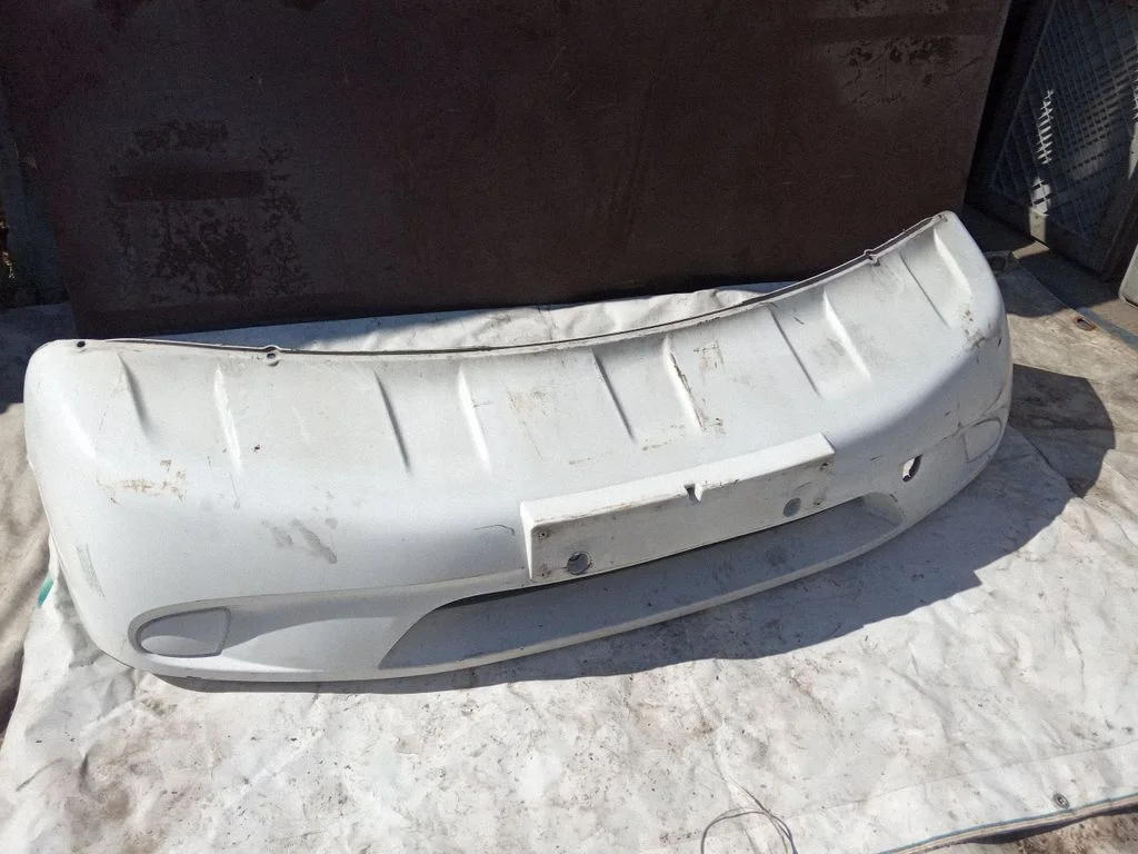 Front bumper A9068800570