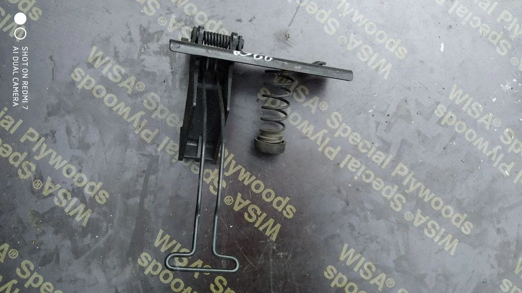 Engine bonnet/hood lock/latch loop/hook