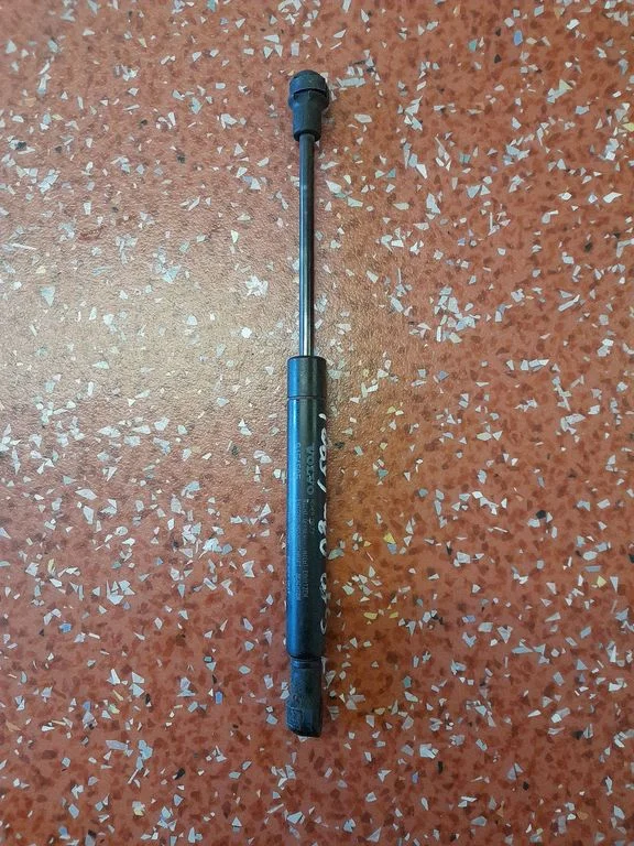 Front bonnet/hood damper/strut – Volvo S60 (2001-2004)