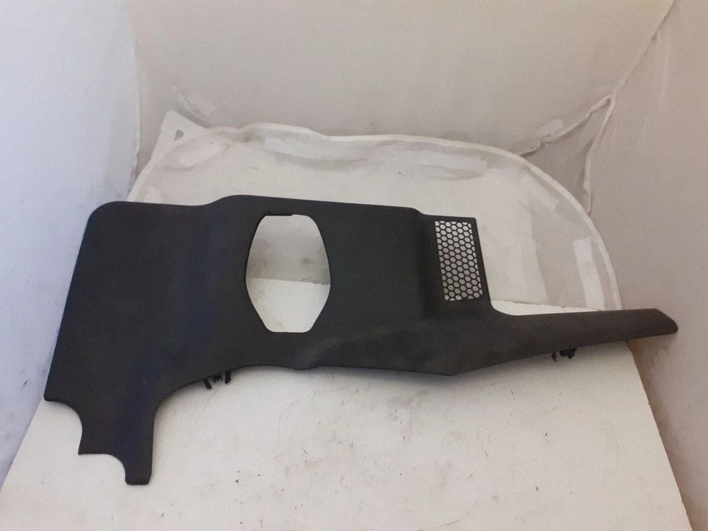 Wiper trim 8T1863052