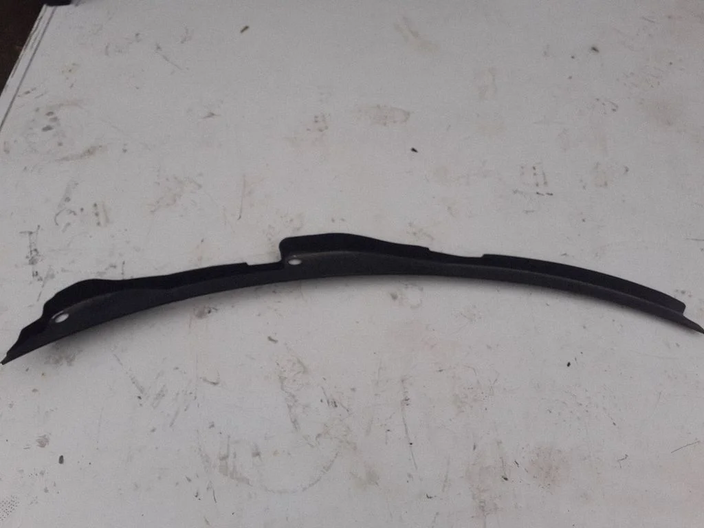 Wiper trim 8K1819403
