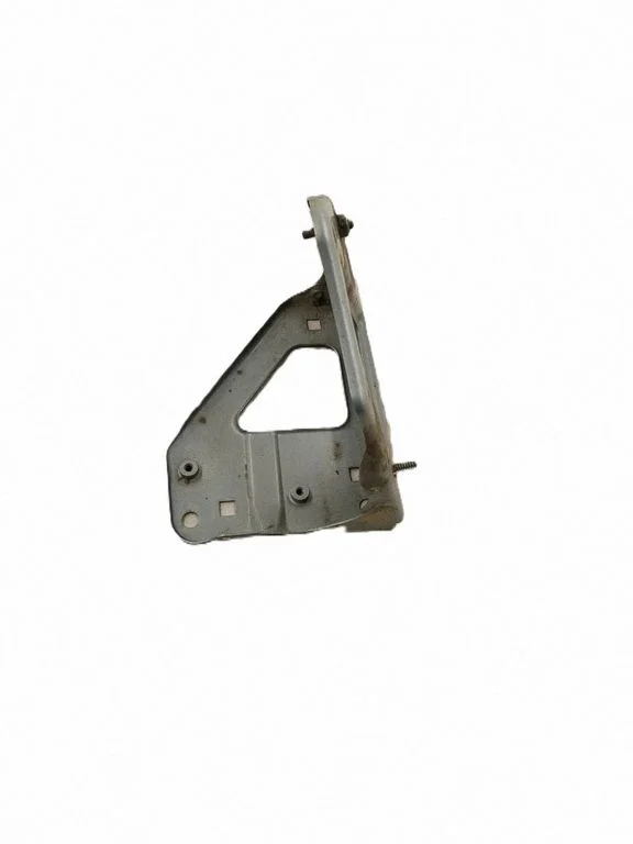 Spārna kronšteins 4F0821135B