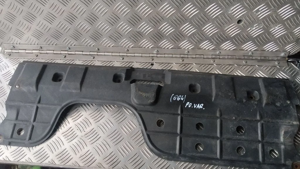 Front bumper skid plate/under tray – KIA Carens I (1999-2006)