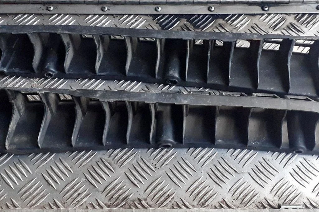 Rear bumper mounting bracket – Skoda Roomster (5J) (2006-2015)
