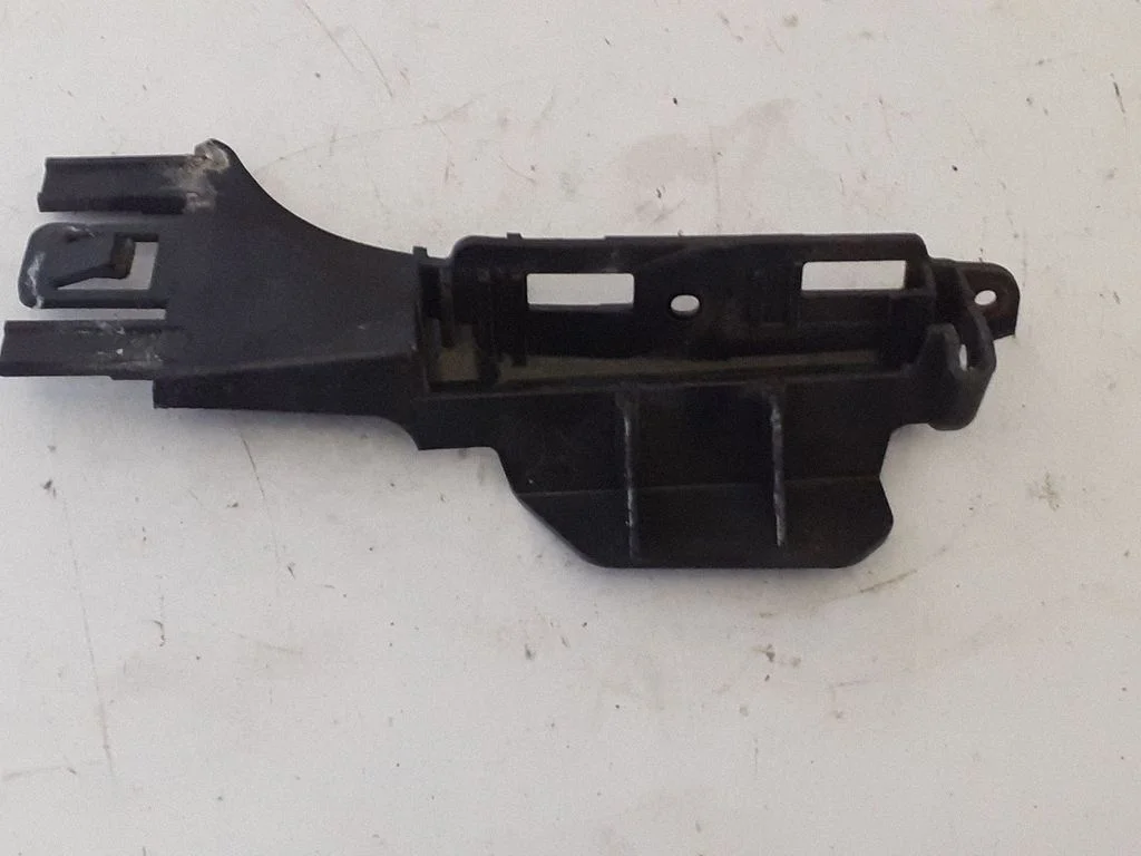 Rear bumper mounting bracket 8T0807889LH