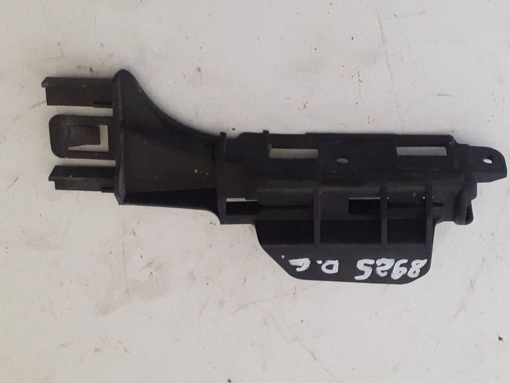 Rear bumper mounting bracket 8T0807890RH