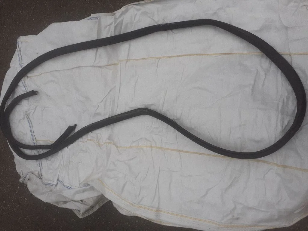 Loading door rubber seal (on body) 7H0829193C