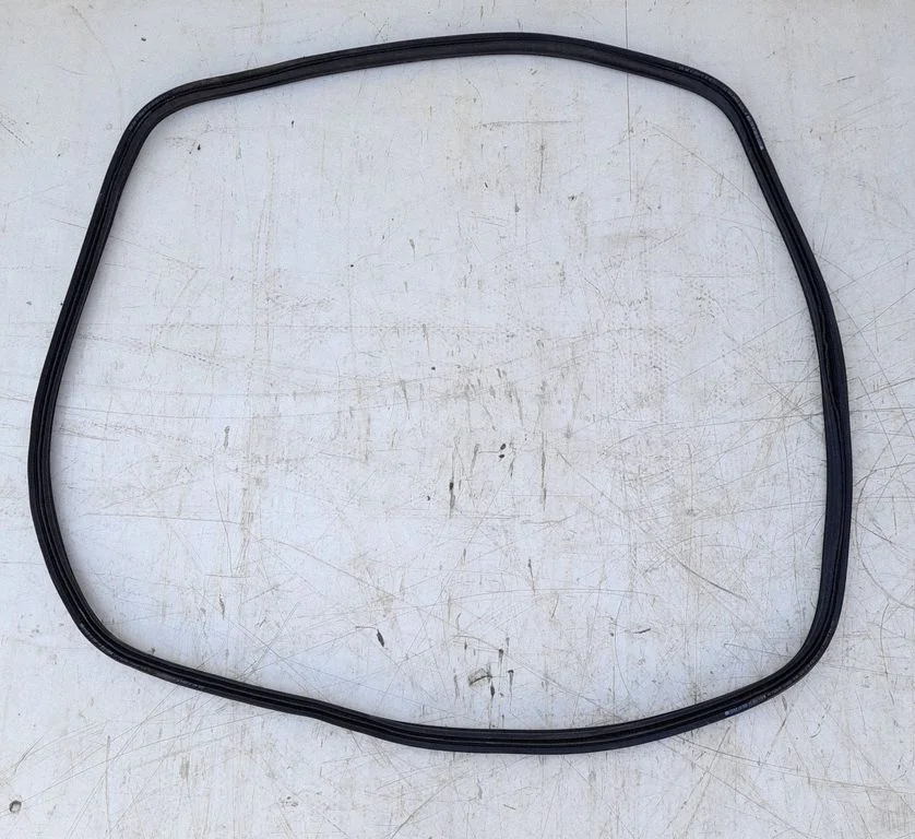 Loading door rubber seal (on body) 5E7827705B