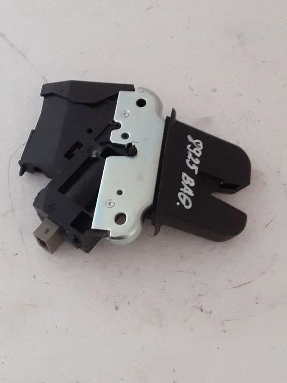 Tailgate/trunk/boot lock/catch/latch 4F5827505D