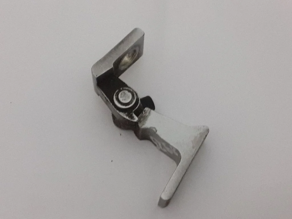 Front door upper hinge 8K0831402D