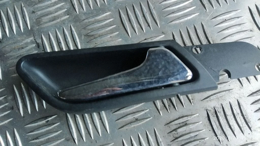 Esiukse sisemine käepide A1697601061