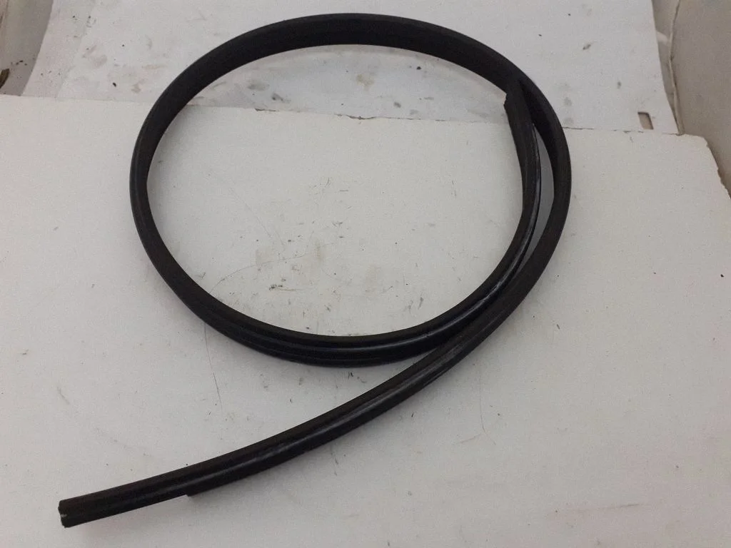Front door rubber seal DE8T0854543E
