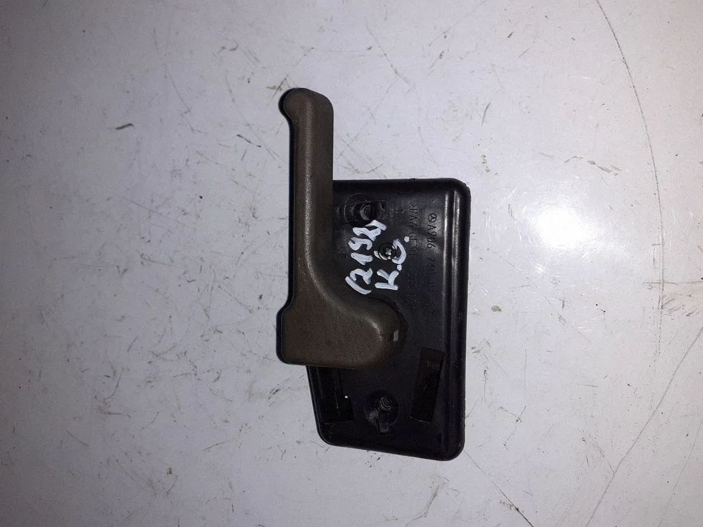 Tagaukse sisemine käepide A9067400188