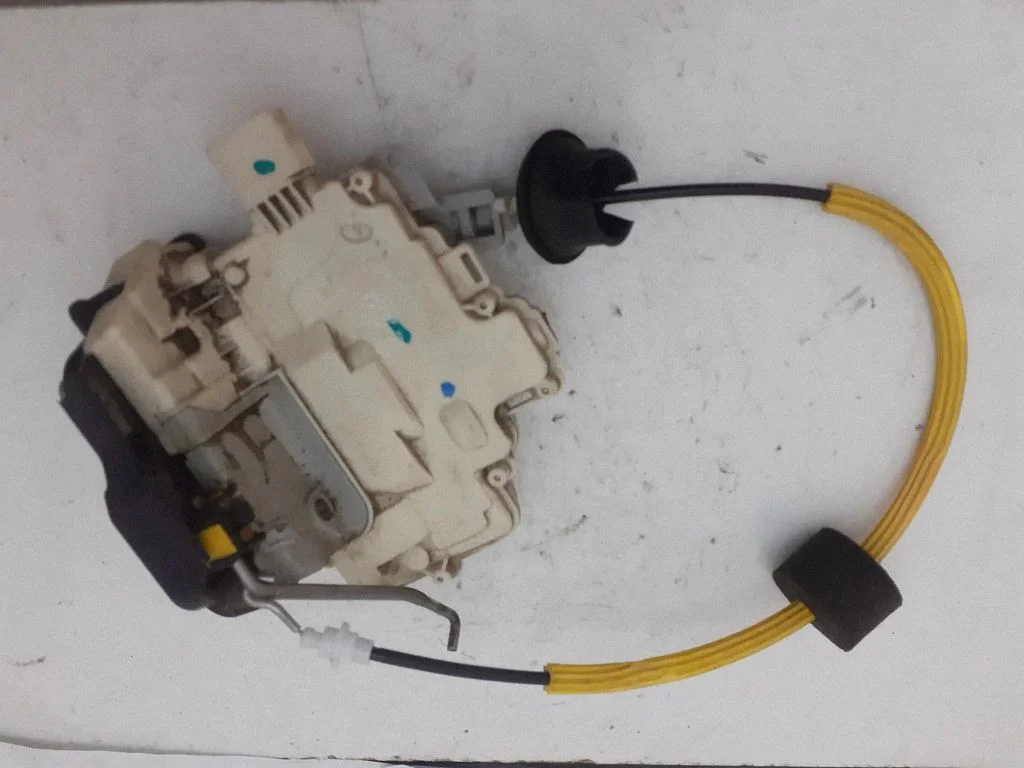 Rear door lock – Audi A6 Allroad C6 (2006-2011)