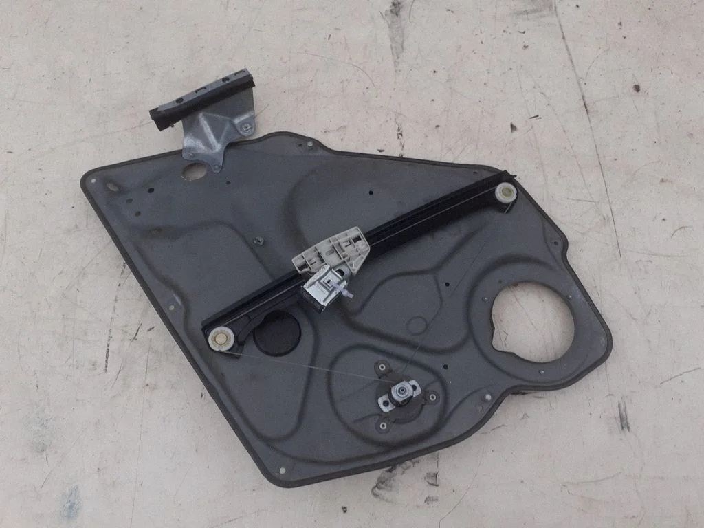 Rear door window regulator with motor A1697300179