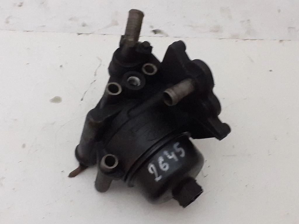 Oil filter mounting bracket FL525
