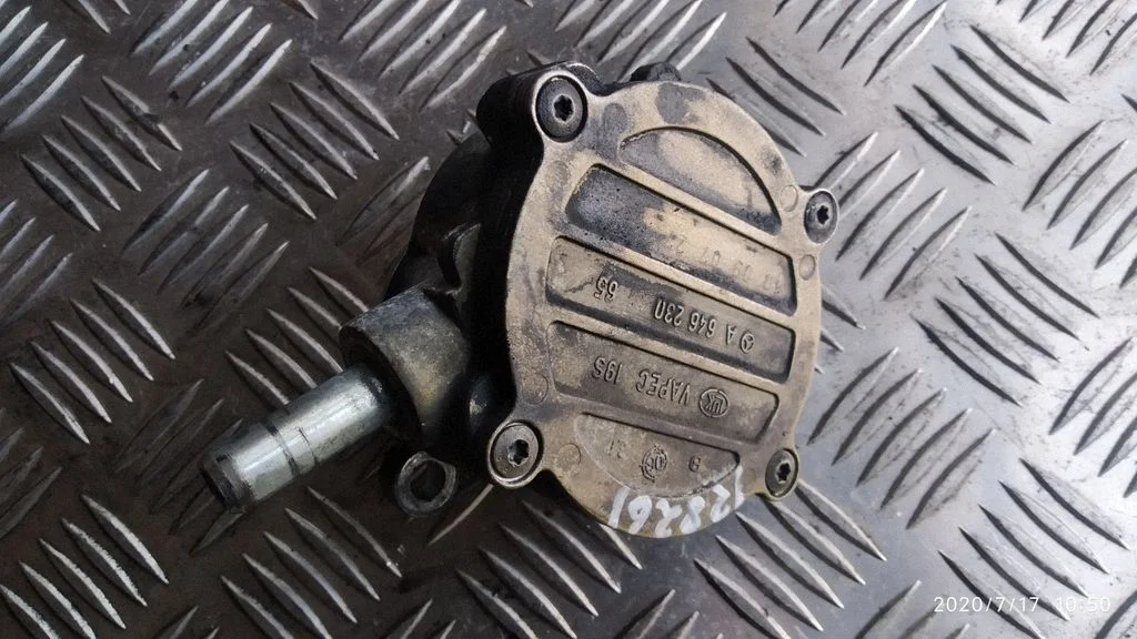 Vacuum pump A644623065