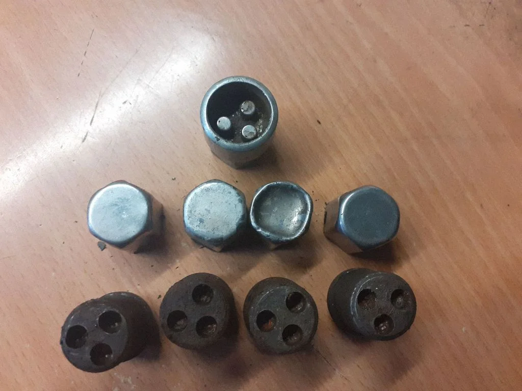 Anti-theft wheel nuts and lock