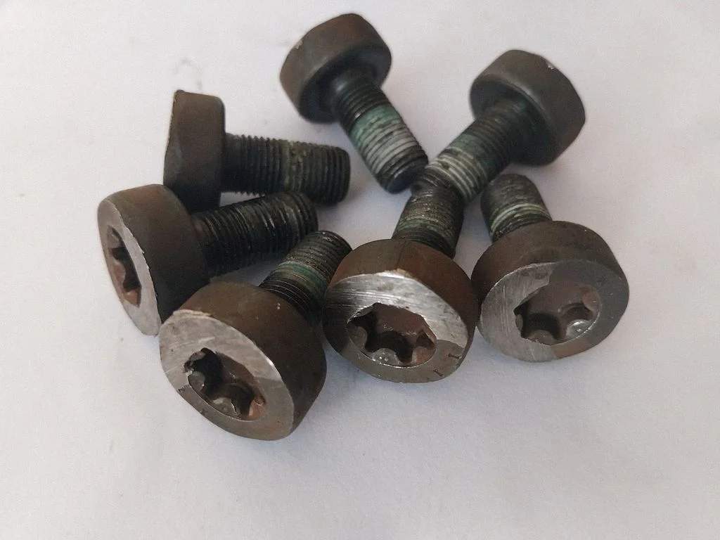 Nuts/bolts 4404440