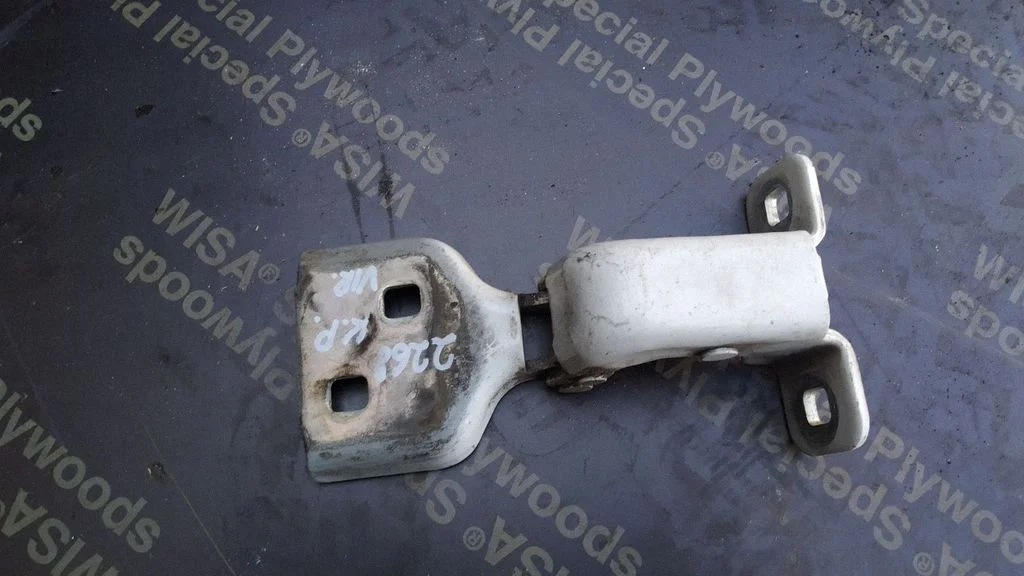 Front door upper hinge 804000006R