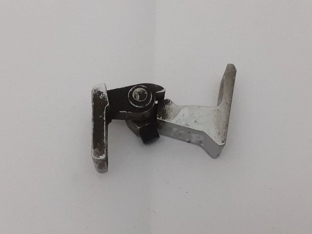 Front door upper hinge 8K0831401A