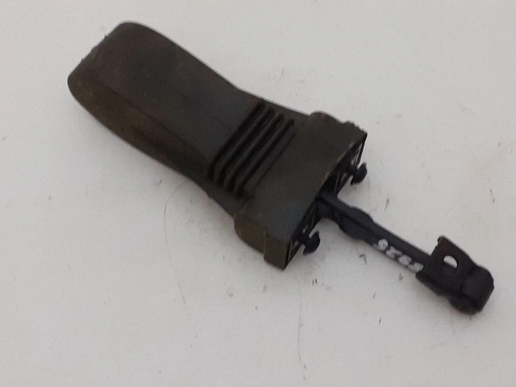 Ogranicznik drzwi przednich 8T0837267