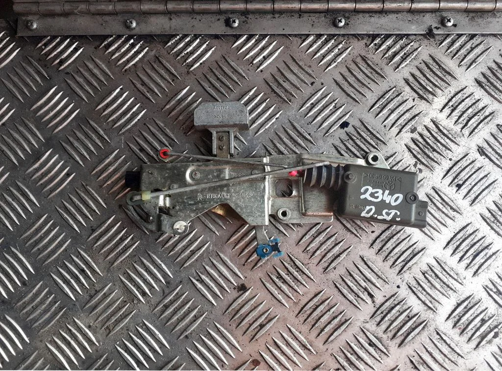 Sliding door lock – right