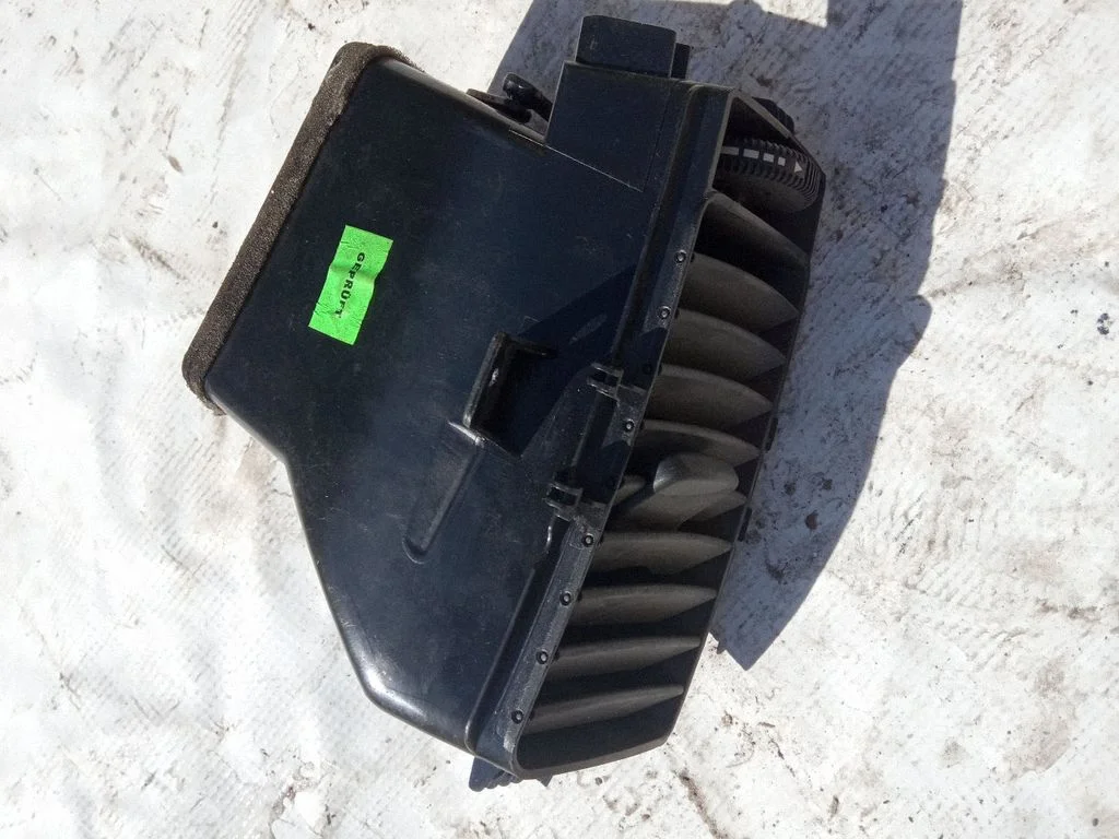 Dashboard air vent grill cover trim A9068300154