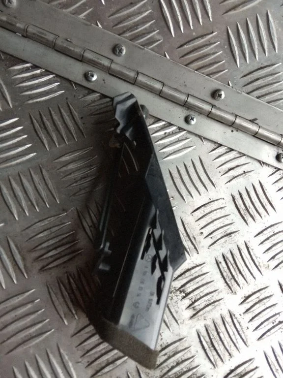 Dashboard air vent grill cover trim A9068300354