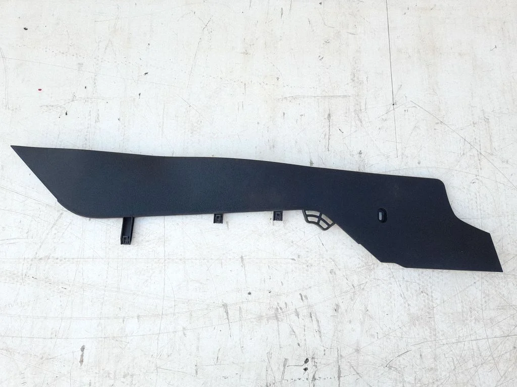 Dashboard glove box trim 5E4863045B