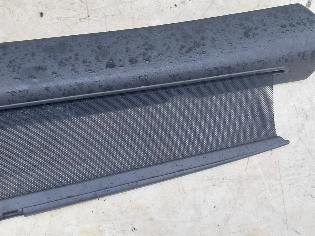 Rear door window curtain/sunshade