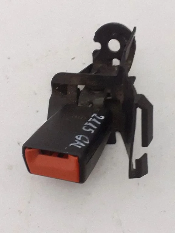 Aizmugurējās drošības jostas sprādze 4F0857740D