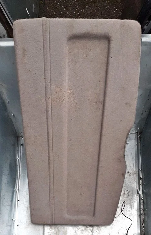 Parcel shelf
