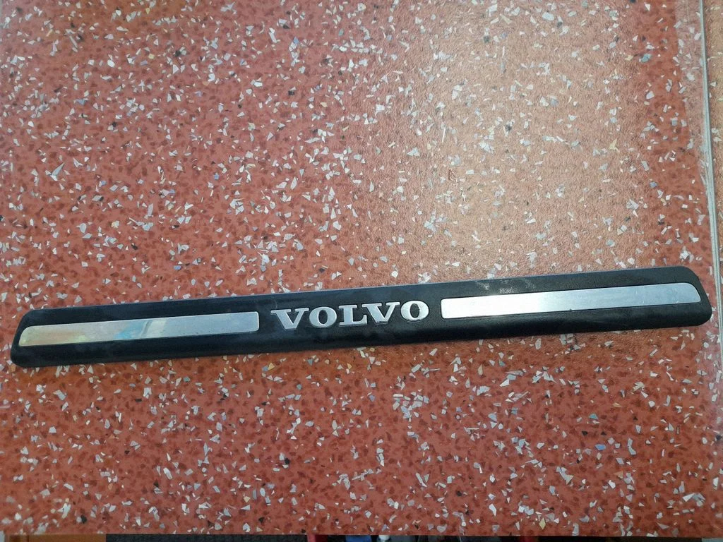 Front sill trim cover – Volvo S60 (2001-2004)