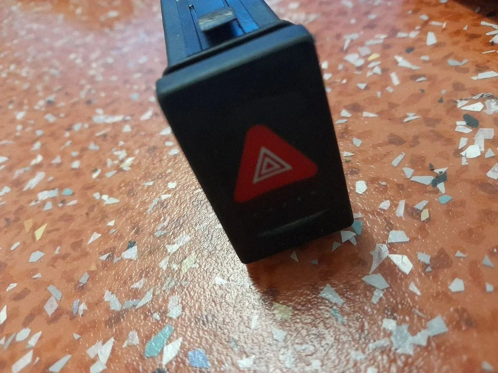 Avārijas gaismu slēdzis 3B0953235E