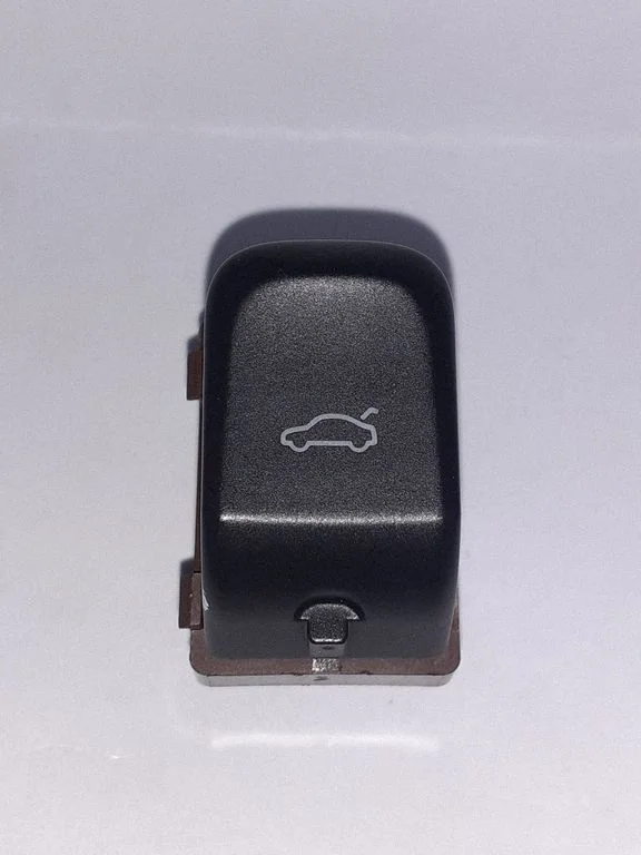 Tailgate/boot open switch button 8K0959831A
