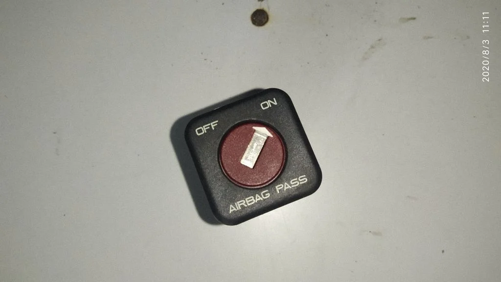 Passenger airbag on/off switch – Citroen C5 (2008-2016)